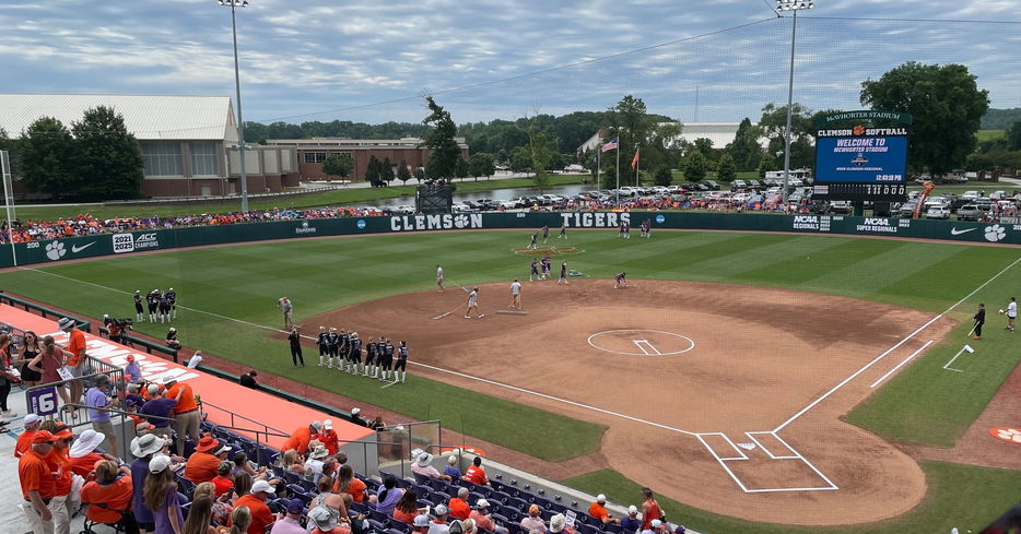 Live at Clemson: Clemson plays Kentucky for NCAA regional championship